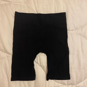 Ribbed Biker Shorts - Black